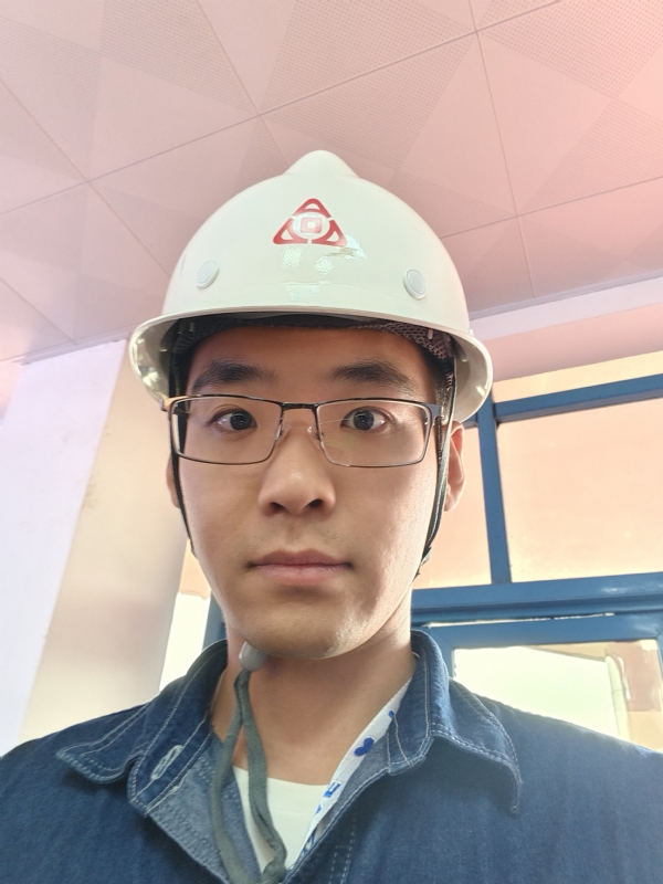 何鹏宇的第二张照片--顺昌相亲网